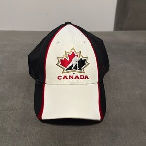 Vintage Team Canada Nike Hat / Fitted